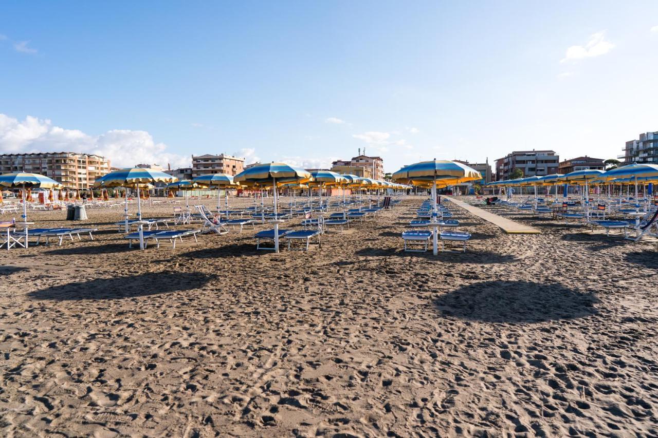 Lola Piccolo Hotel E Appartamenti Marina di Grosseto Exterior foto