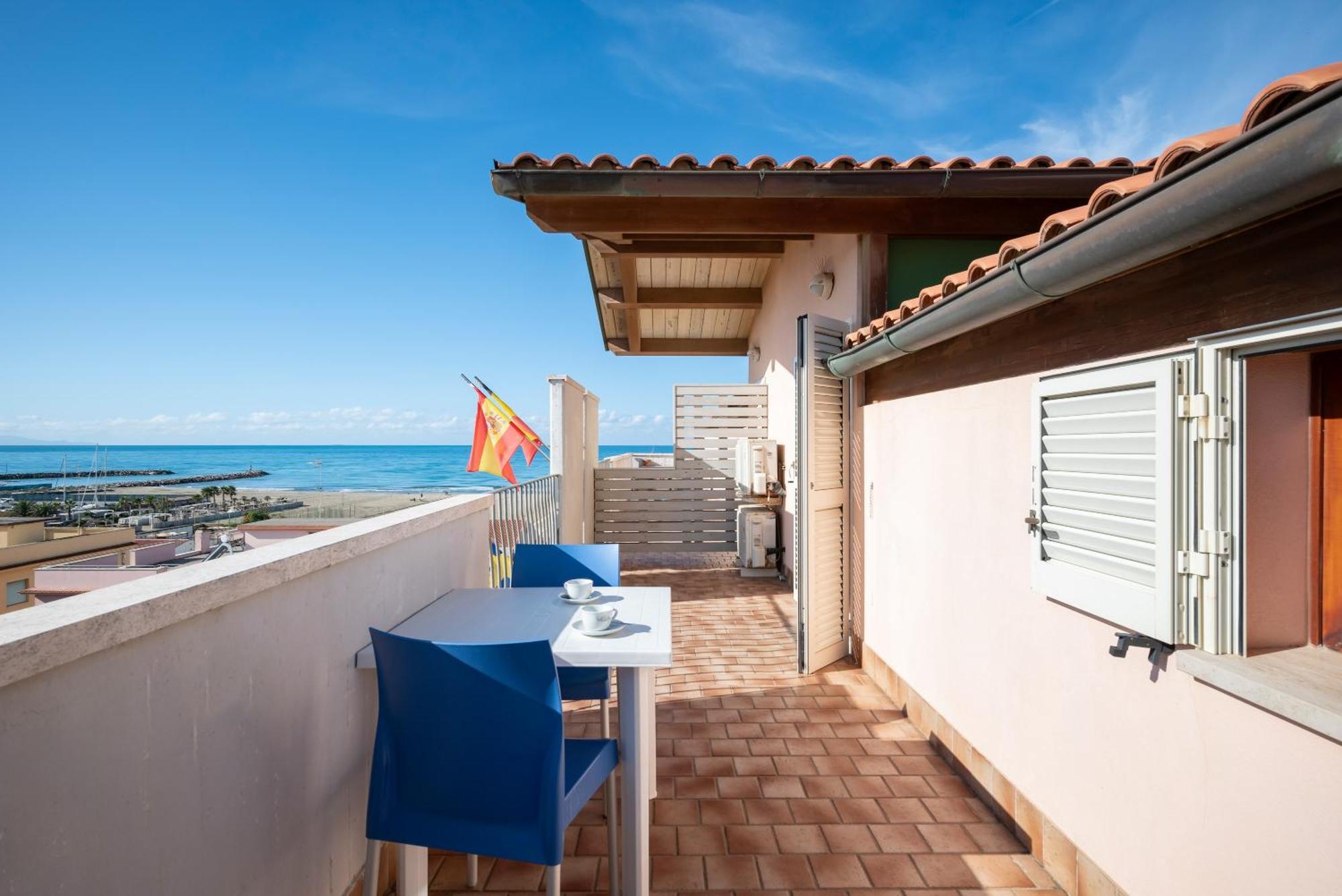 Lola Piccolo Hotel E Appartamenti Marina di Grosseto Exterior foto