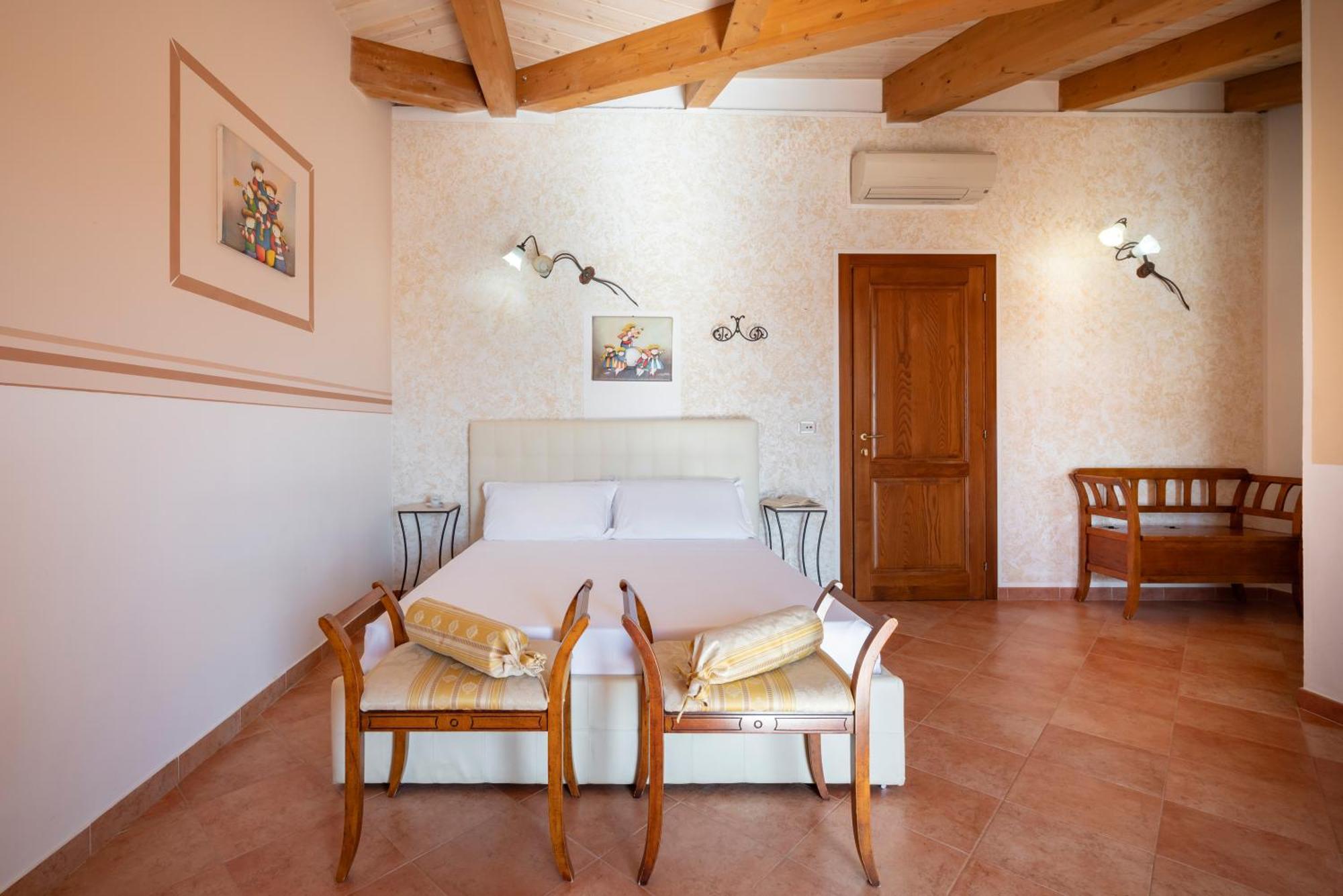 Lola Piccolo Hotel E Appartamenti Marina di Grosseto Exterior foto