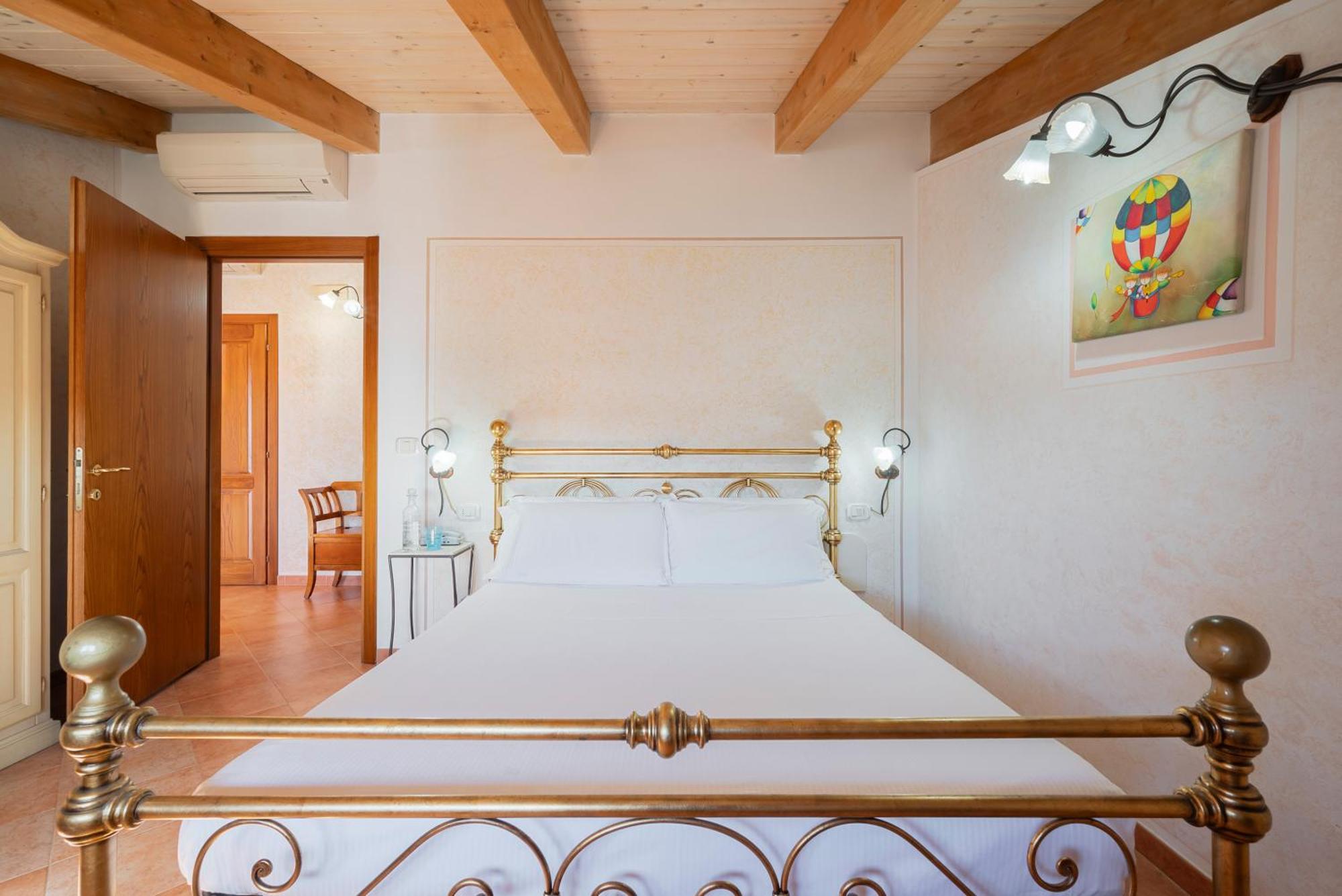 Lola Piccolo Hotel E Appartamenti Marina di Grosseto Exterior foto